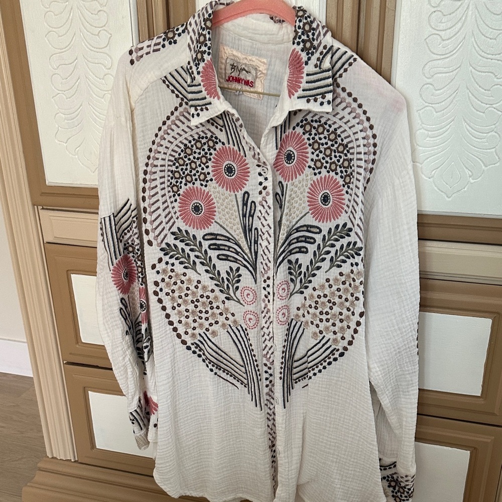 Johnny Was White Shirt with Pink and Black Embroidery